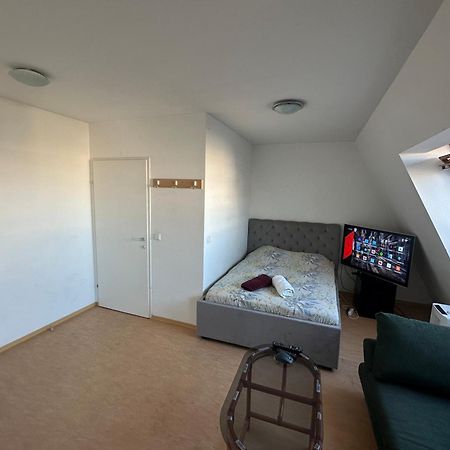 Cozy Bright Penthouse Close To U1 And U6 Metros Vienna Esterno foto